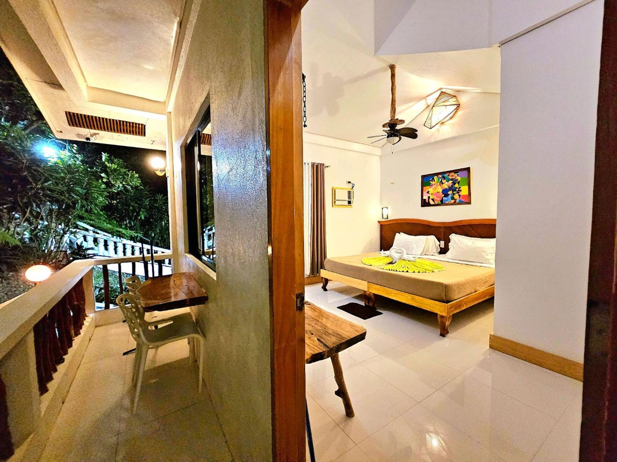Cocoloco Beach Resort Manoc-Manoc Dış mekan fotoğraf