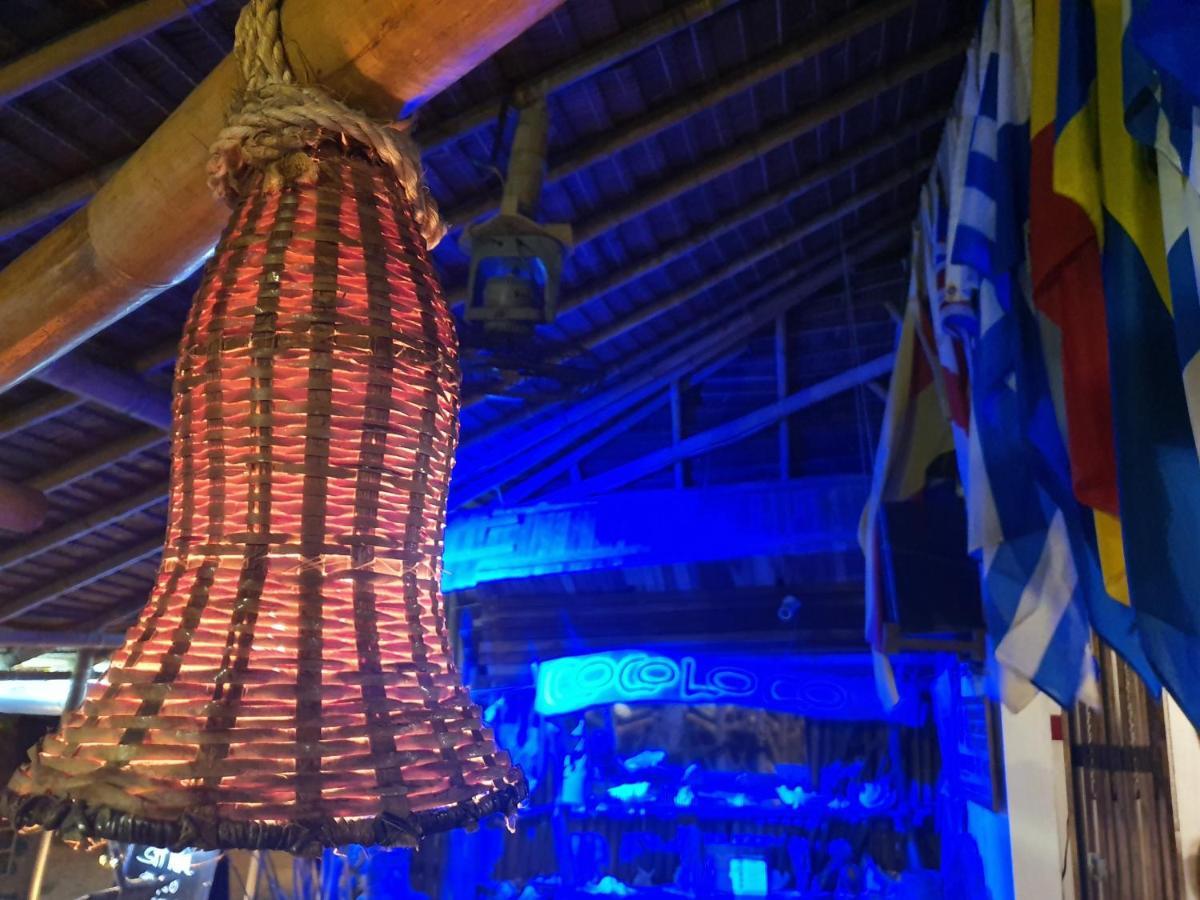 Cocoloco Beach Resort Manoc-Manoc Dış mekan fotoğraf