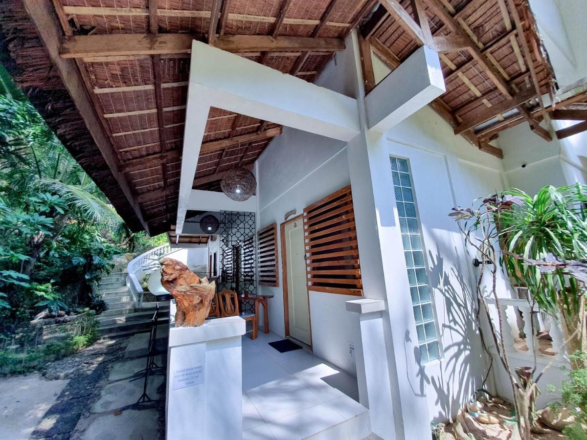 Cocoloco Beach Resort Manoc-Manoc Dış mekan fotoğraf